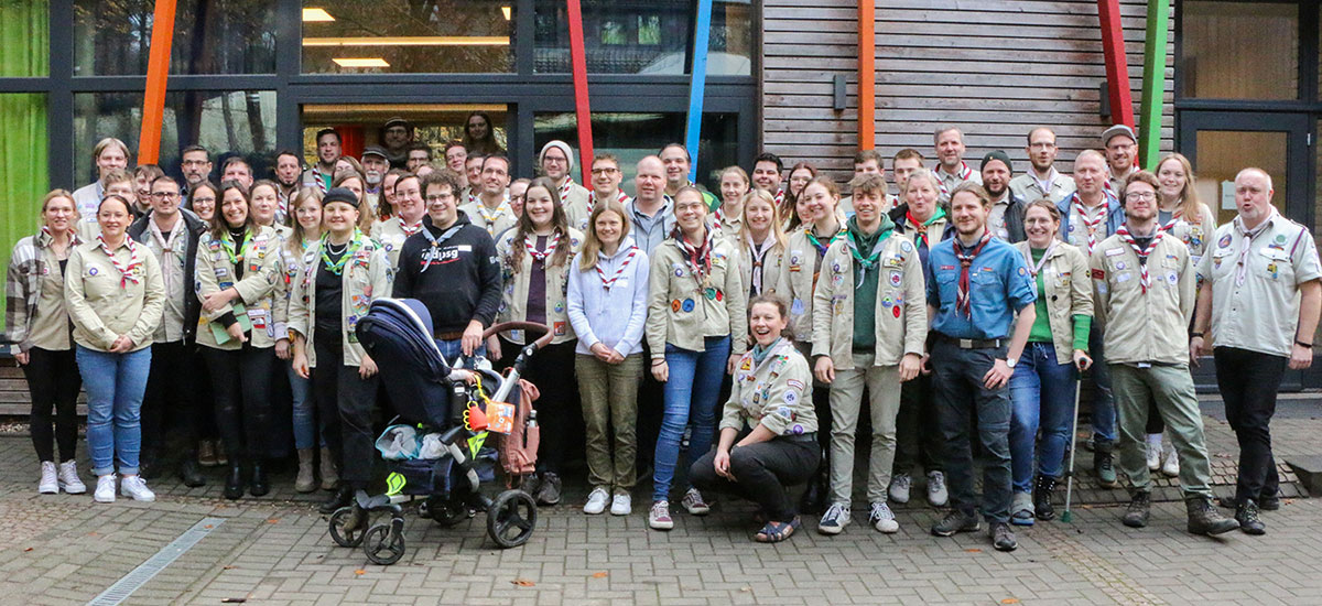 Neben den rund 40 Delegierten waren auch viele weitere Pfadfinder*innen zur Di&ouml;zesanversammlung gekommen